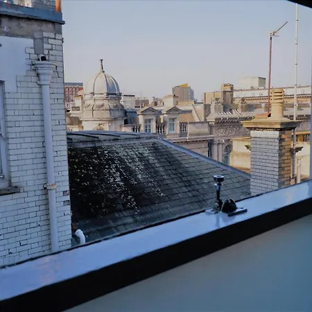 Ideal Location! Flat In Heart Of The Bristol