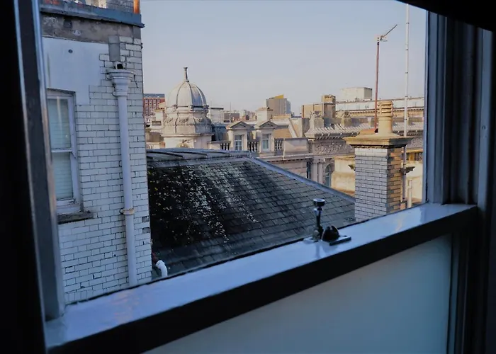 Ideal Location! Flat In Heart Of The Bristol